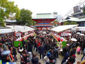 生田神社初詣21の混雑状況や参拝時間は 屋台や口コミまとめ 混雑してる
